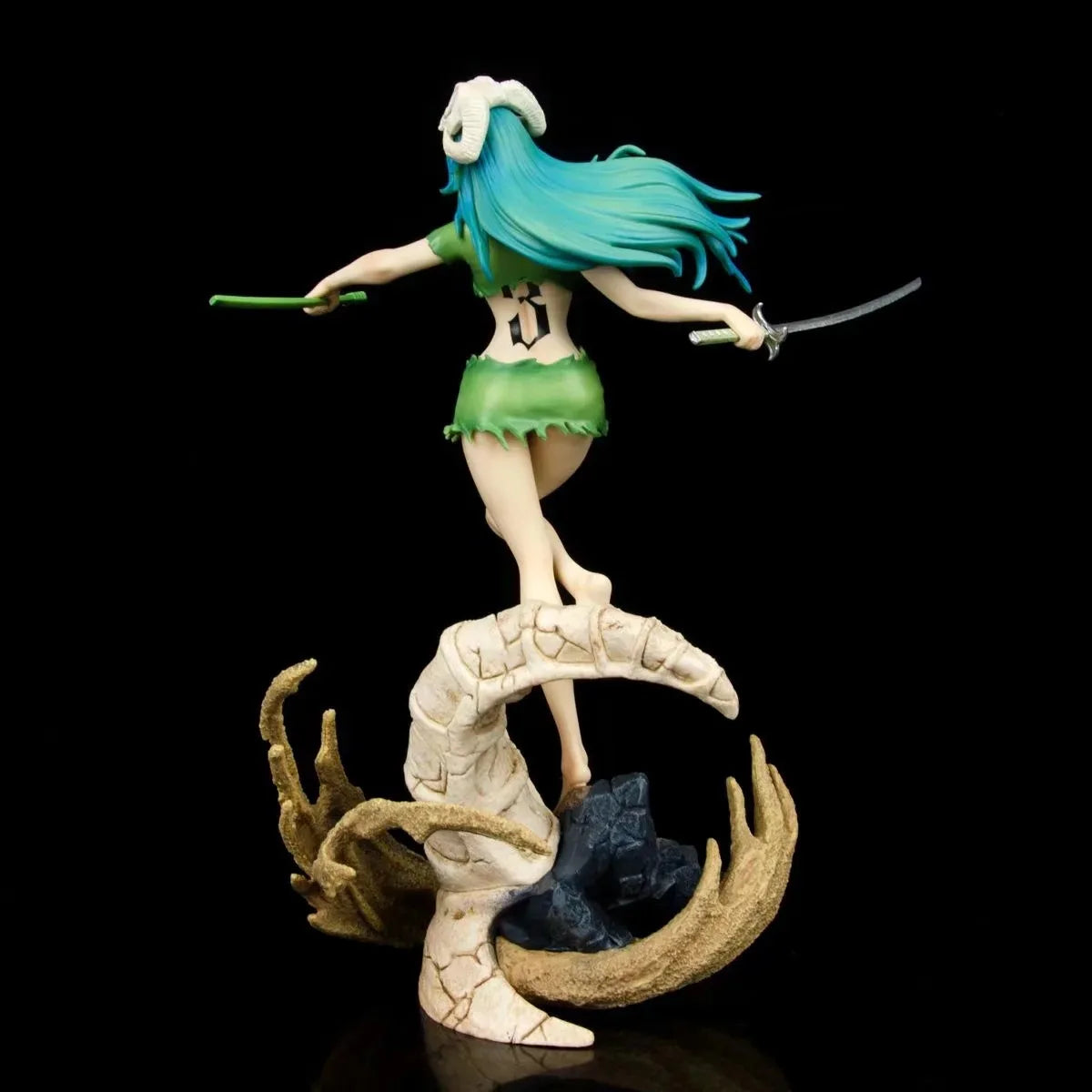 28cm Japanese Anime Girls Bleach Gk Nelliel Tu Odelschw Anime Figure PVC Model Figure Collectible Foi Kids Gifts