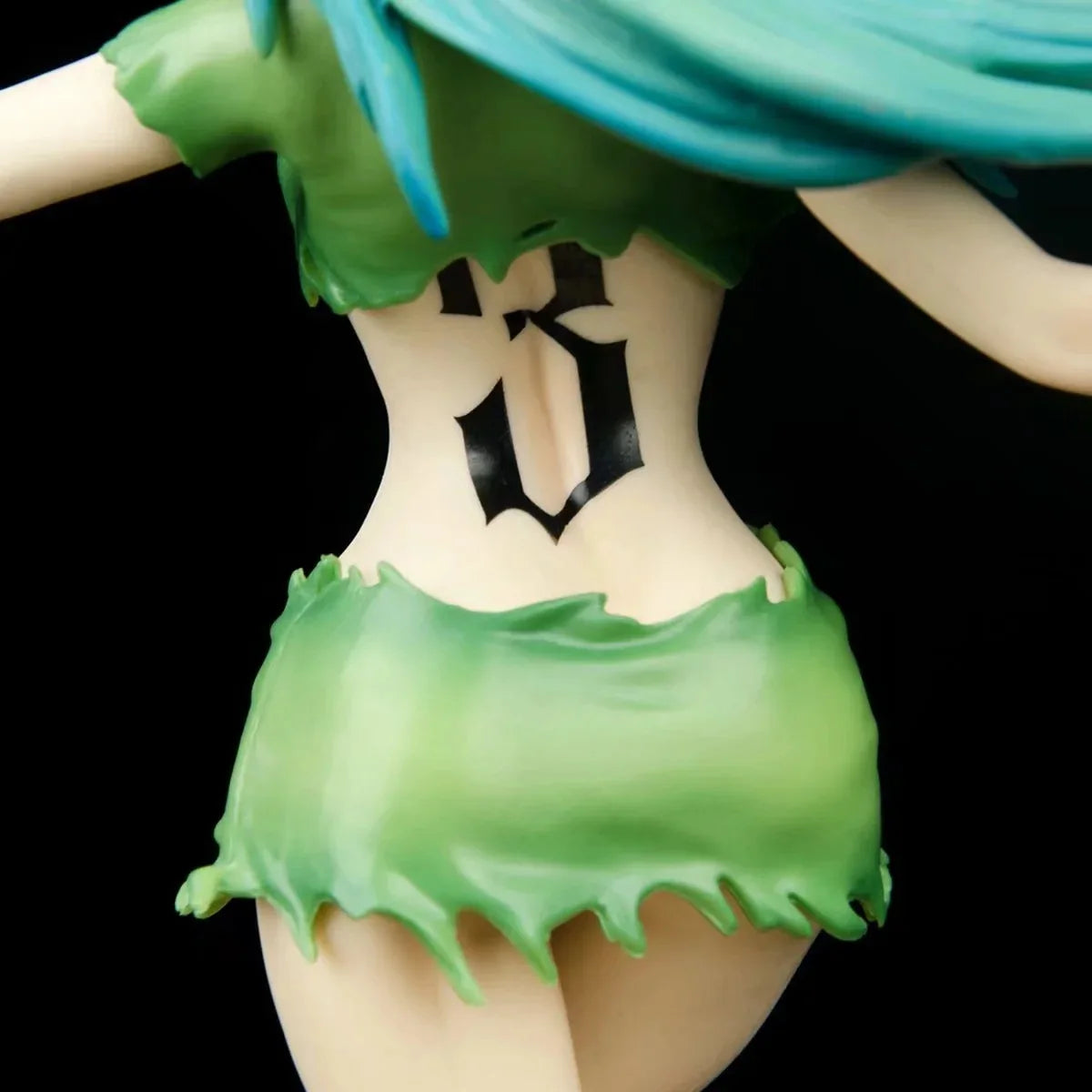 28cm Japanese Anime Girls Bleach Gk Nelliel Tu Odelschw Anime Figure PVC Model Figure Collectible Foi Kids Gifts