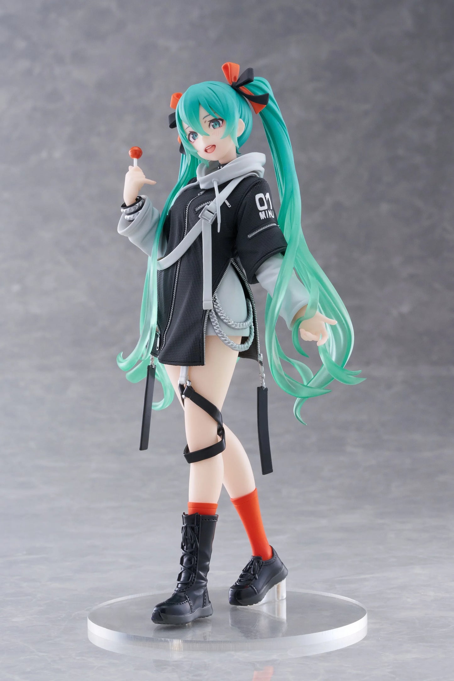 In Stock Authentic TAITO Fashion VOCALOID Hatsune Miku Punk Future Scenery Manual Model Toys Holiday Gifts