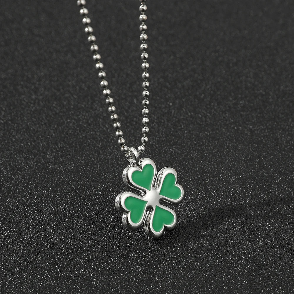 Anime Tokyo Avengers Four Leaf Clover Necklace Hinata Tachibana Fashion Pendant Chain Necklaces Women Girl Choker Jewelry Gifts