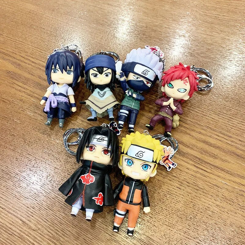 Anime Naruto modelo de figuras de acción llaveros accesorios dibujos animados Akatsuki Uchiha Itachi Cool Stuff modelo juguetes llavero colgante