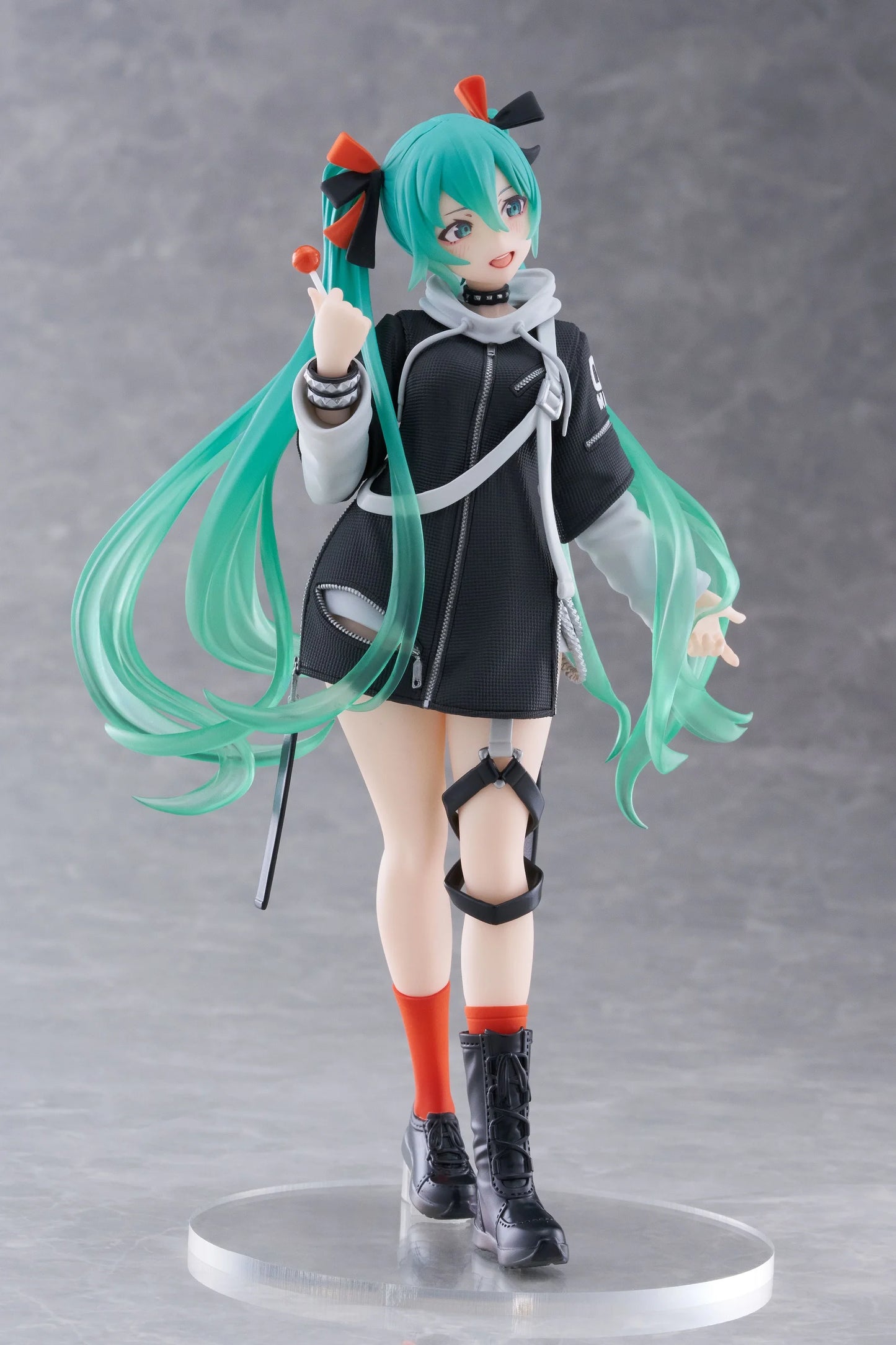 In Stock Authentic TAITO Fashion VOCALOID Hatsune Miku Punk Future Scenery Manual Model Toys Holiday Gifts