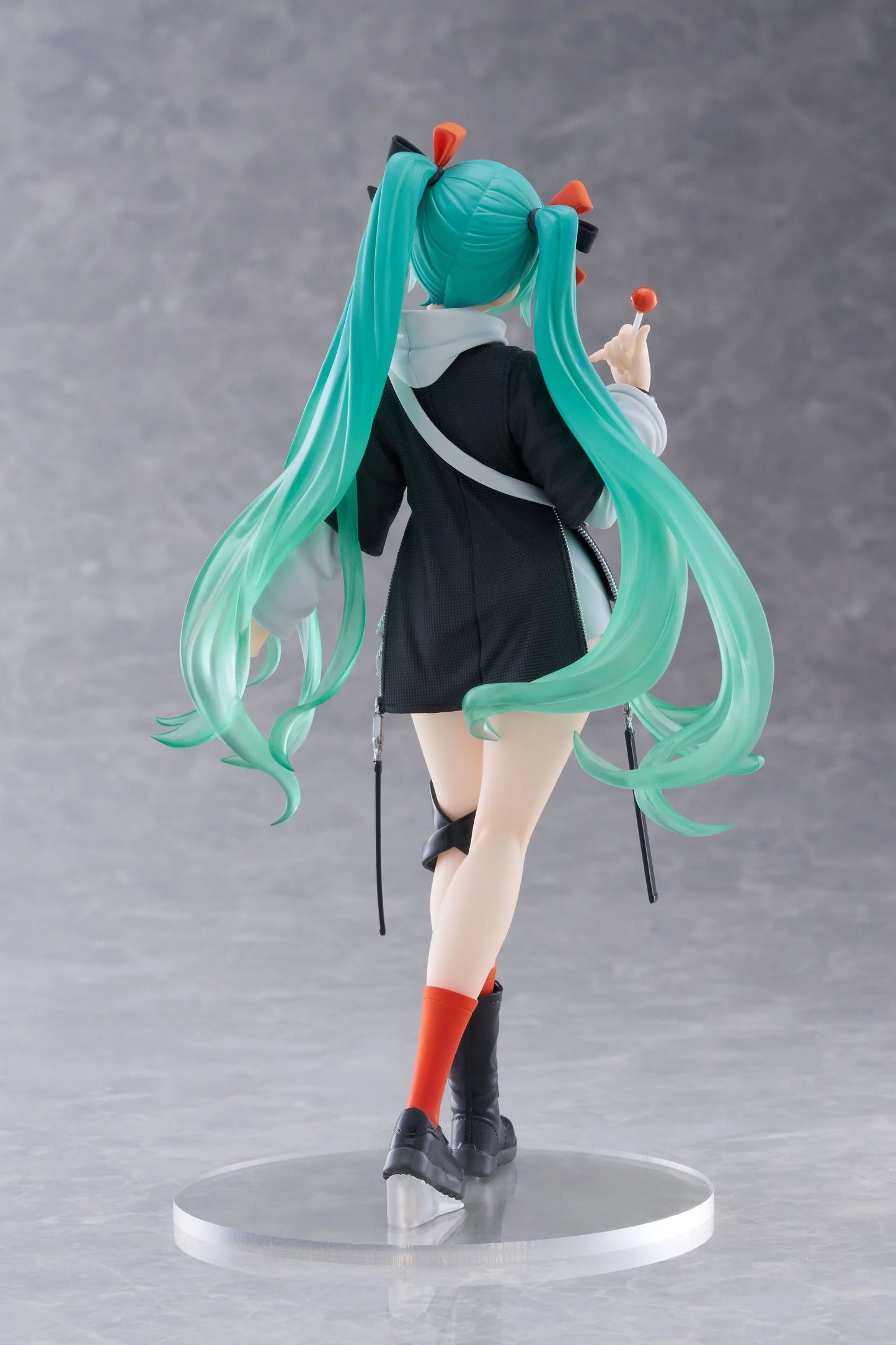 In Stock Authentic TAITO Fashion VOCALOID Hatsune Miku Punk Future Scenery Manual Model Toys Holiday Gifts